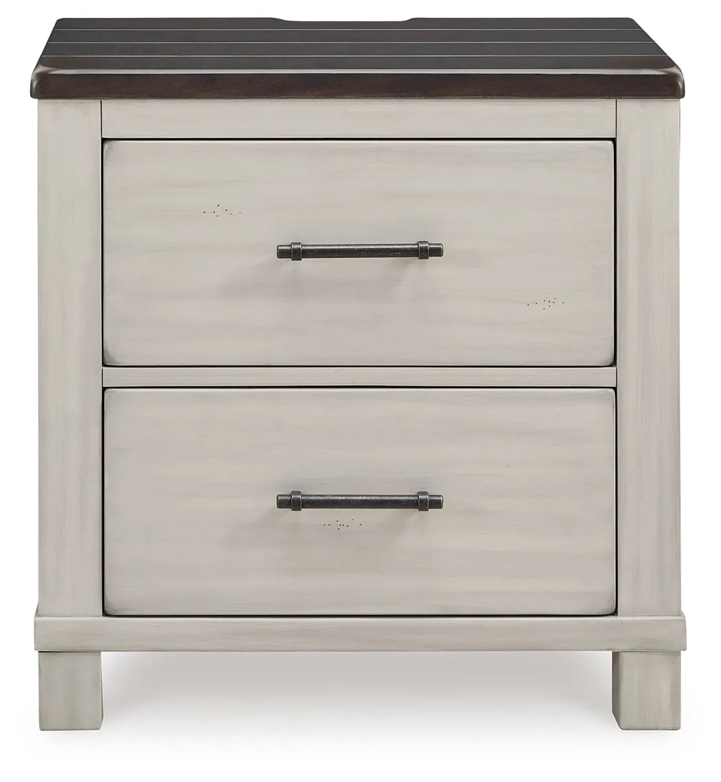 Darborn Queen Panel Bed with Mirrored Dresser, Chest and 2 Nightstands in Gray/Brown