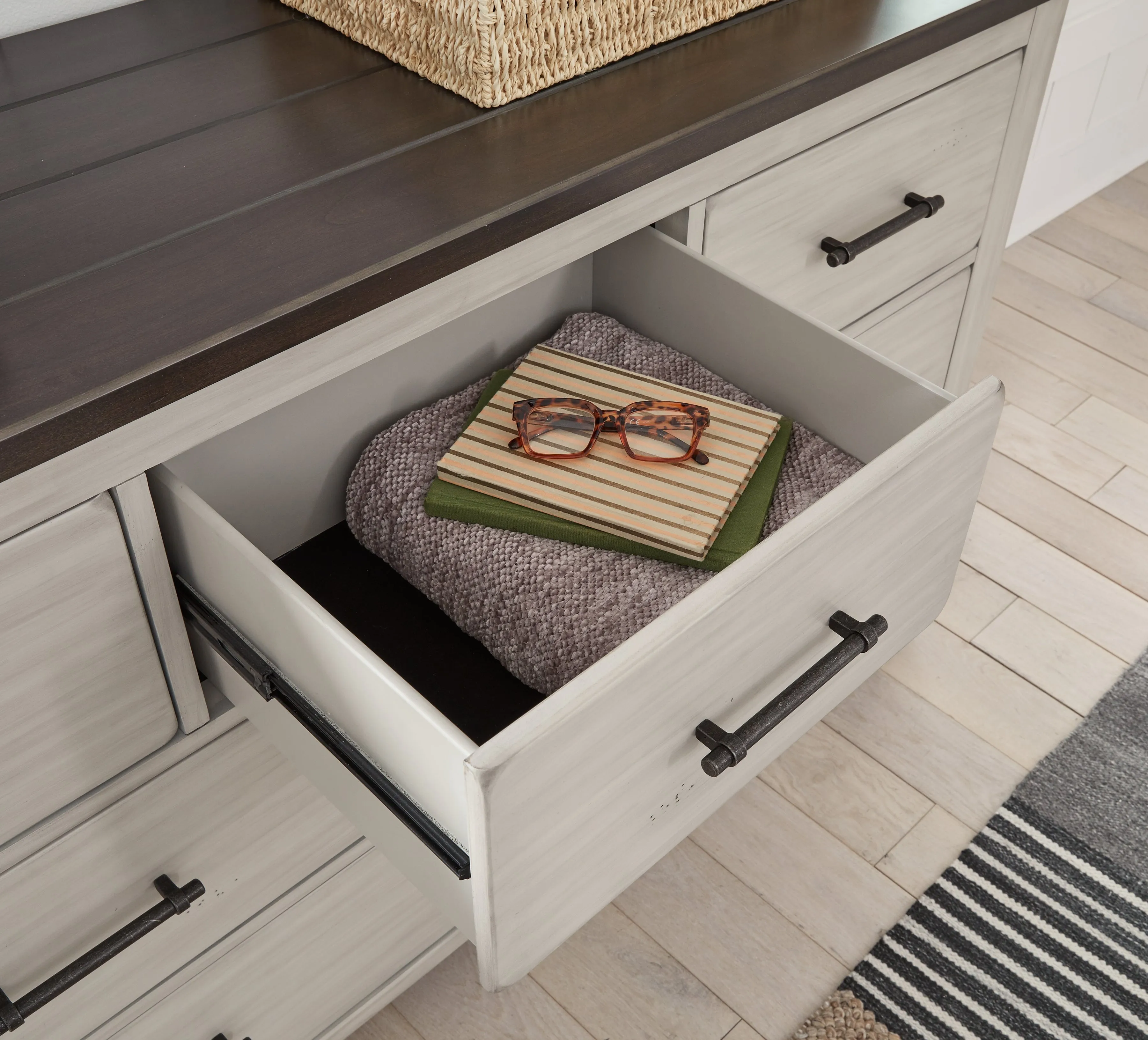 Darborn Queen Panel Bed with Mirrored Dresser, Chest and 2 Nightstands in Gray/Brown