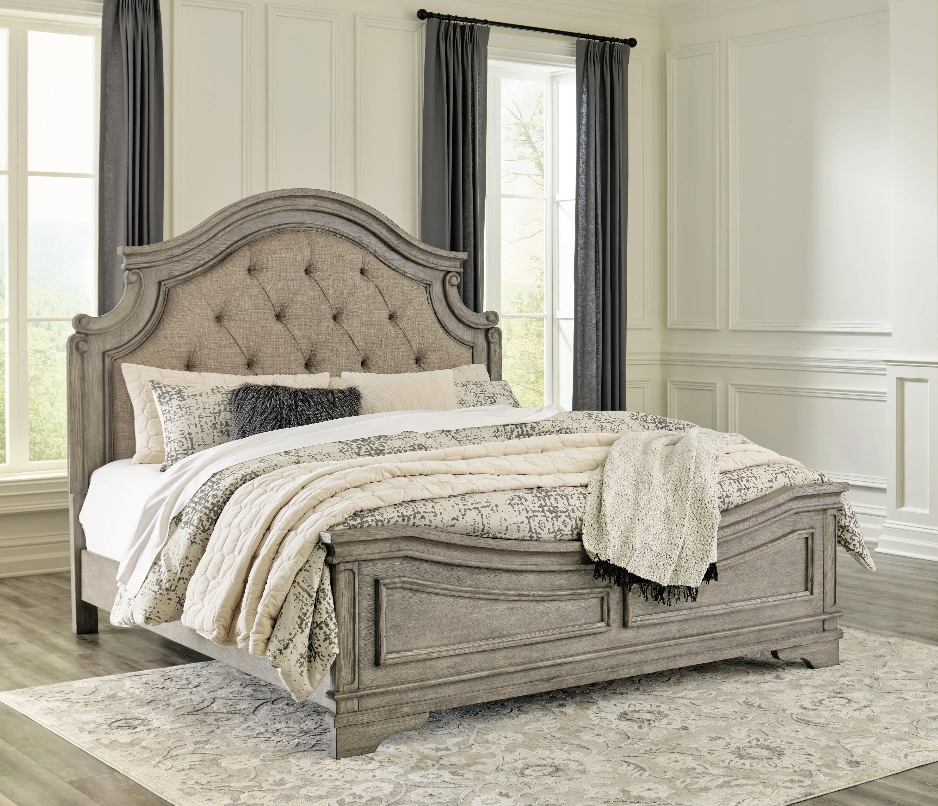 Lodenbay California King Panel Bed with Mirrored Dresser and Chest in Antique Gray
