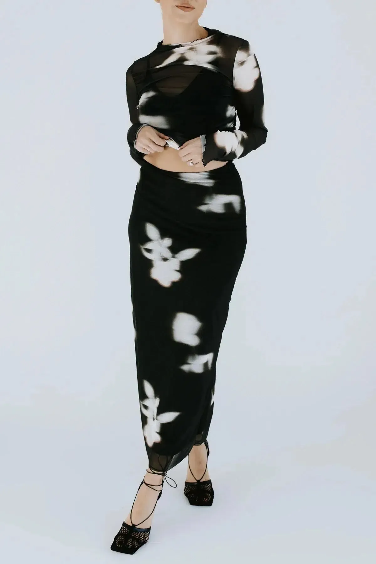 Murmure Set – Black abstract print – Straight midi skirt