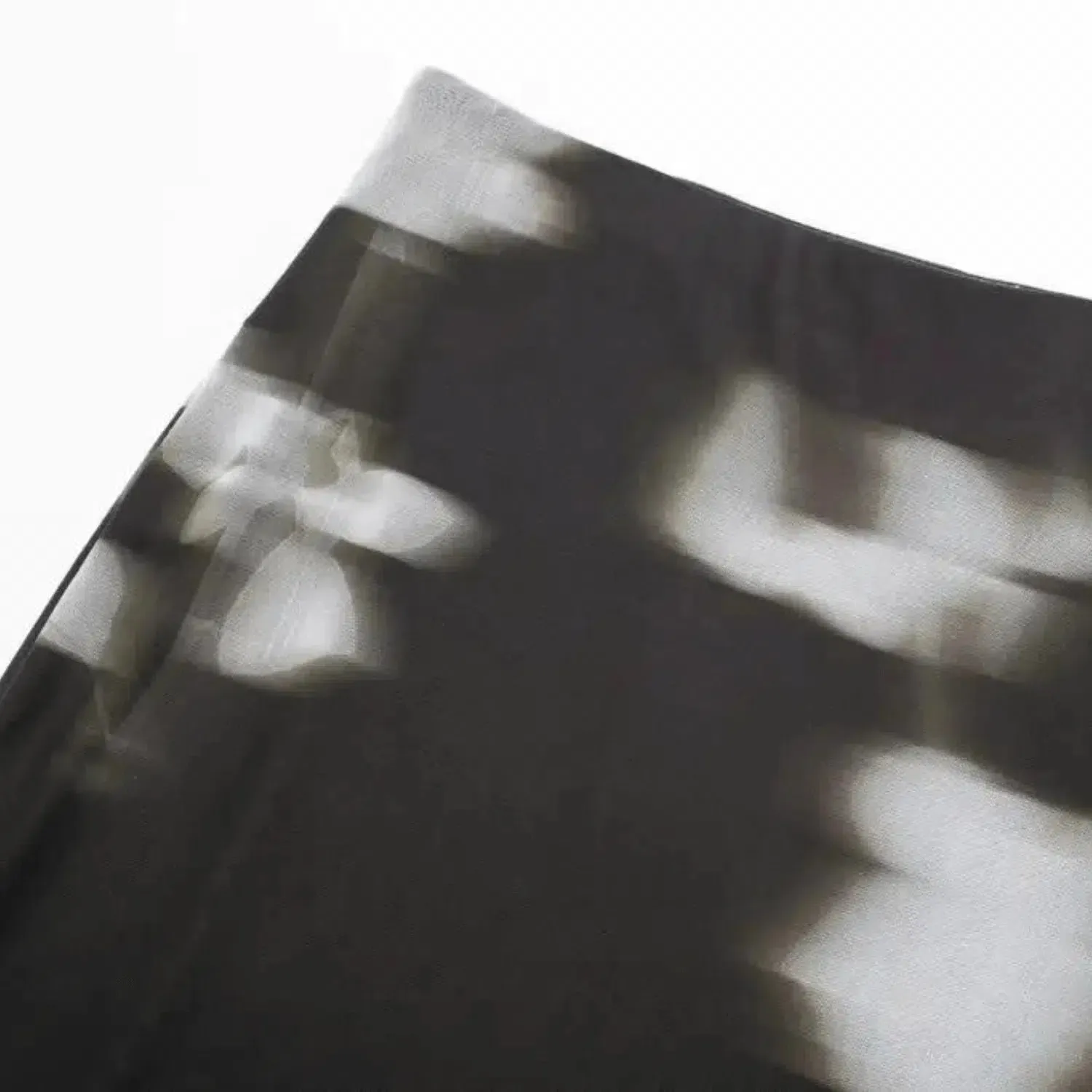 Murmure Set – Black abstract print – Straight midi skirt