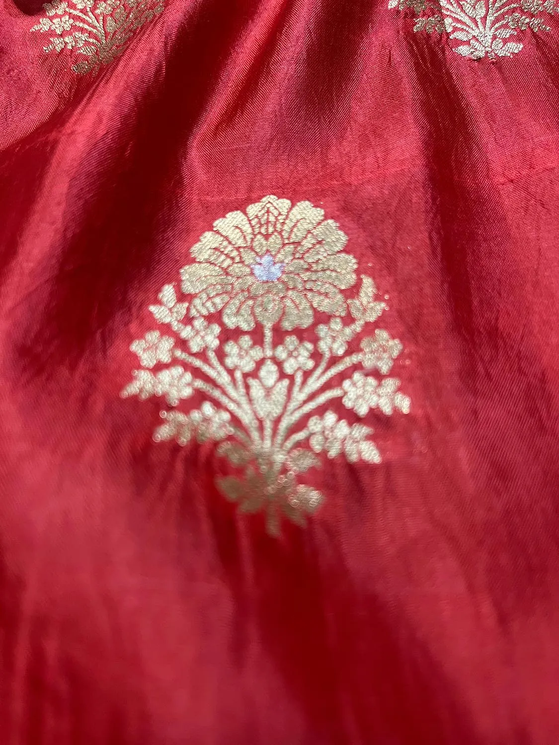 Stunning Red Banarasi Handloom Pure Katan Silk Fabric ( 2.5 Mtrs )